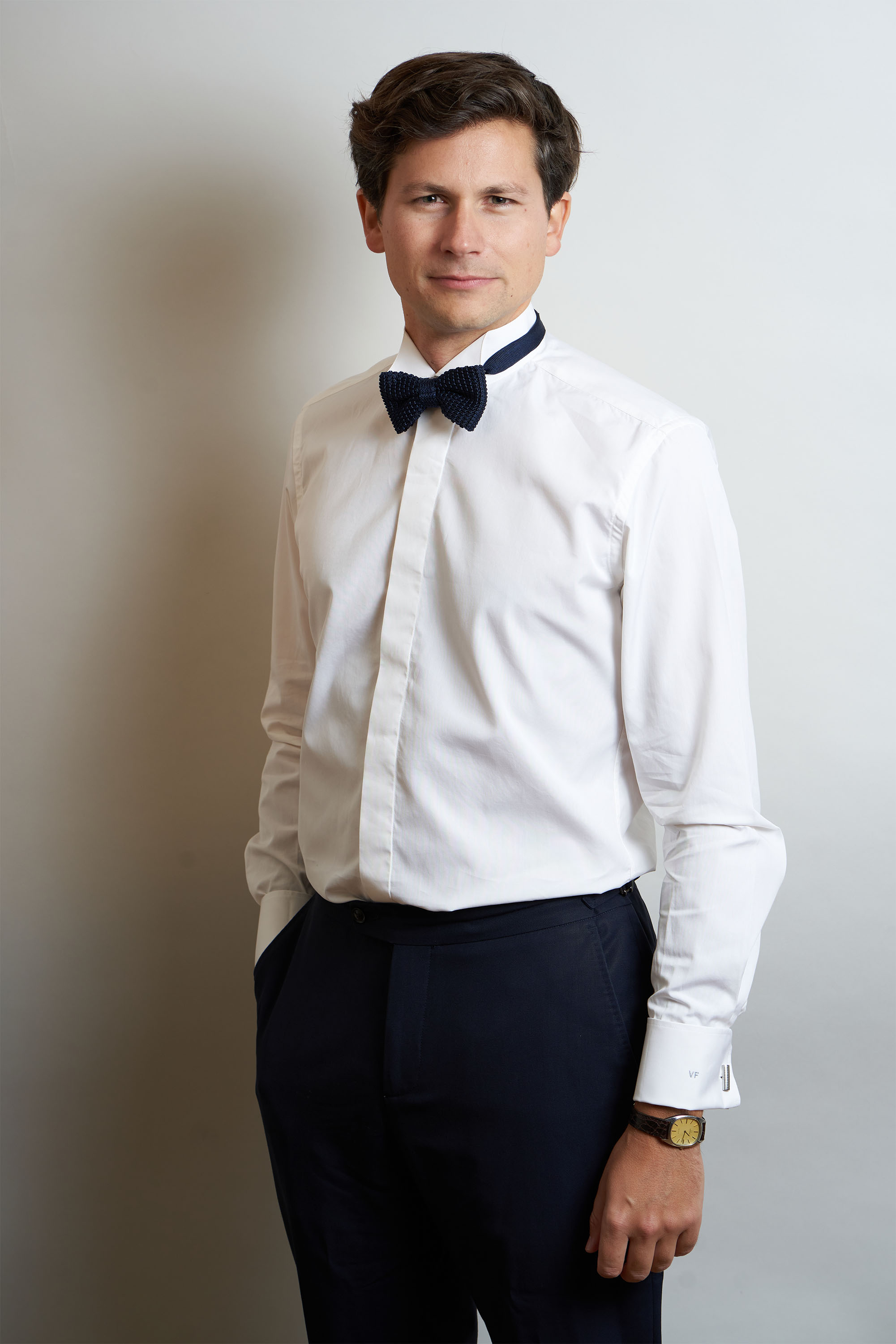 Chemise col cassé homme portée, mariage